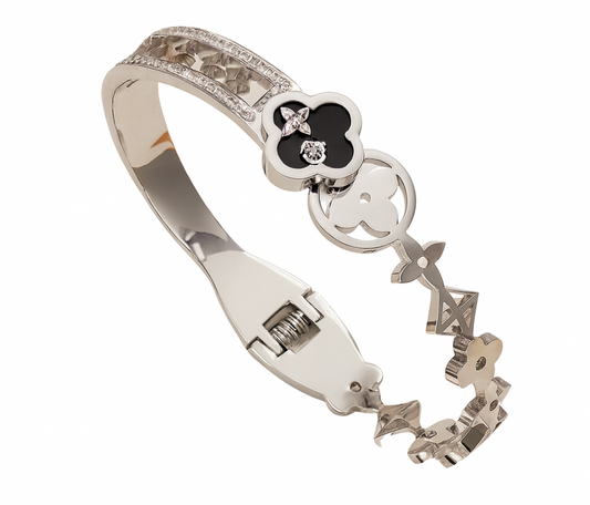 The Silver Noir Classical Chic Clover Bangle